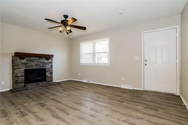 $1,445 | 1914 Willow Street, Higginsville, MO 64037