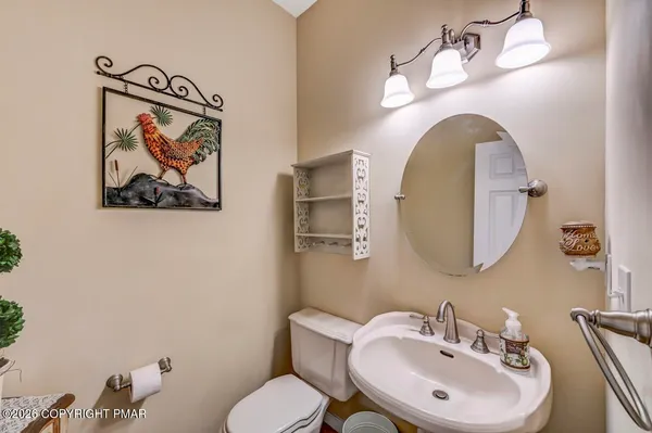 $669,000 | 102 Pine Needle Lane, Long Pond, PA 18334