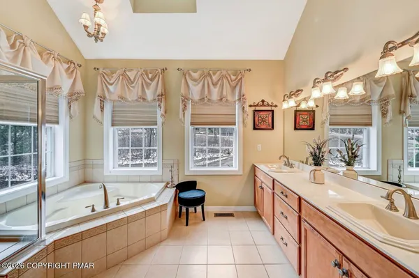 $669,000 | 102 Pine Needle Lane, Long Pond, PA 18334