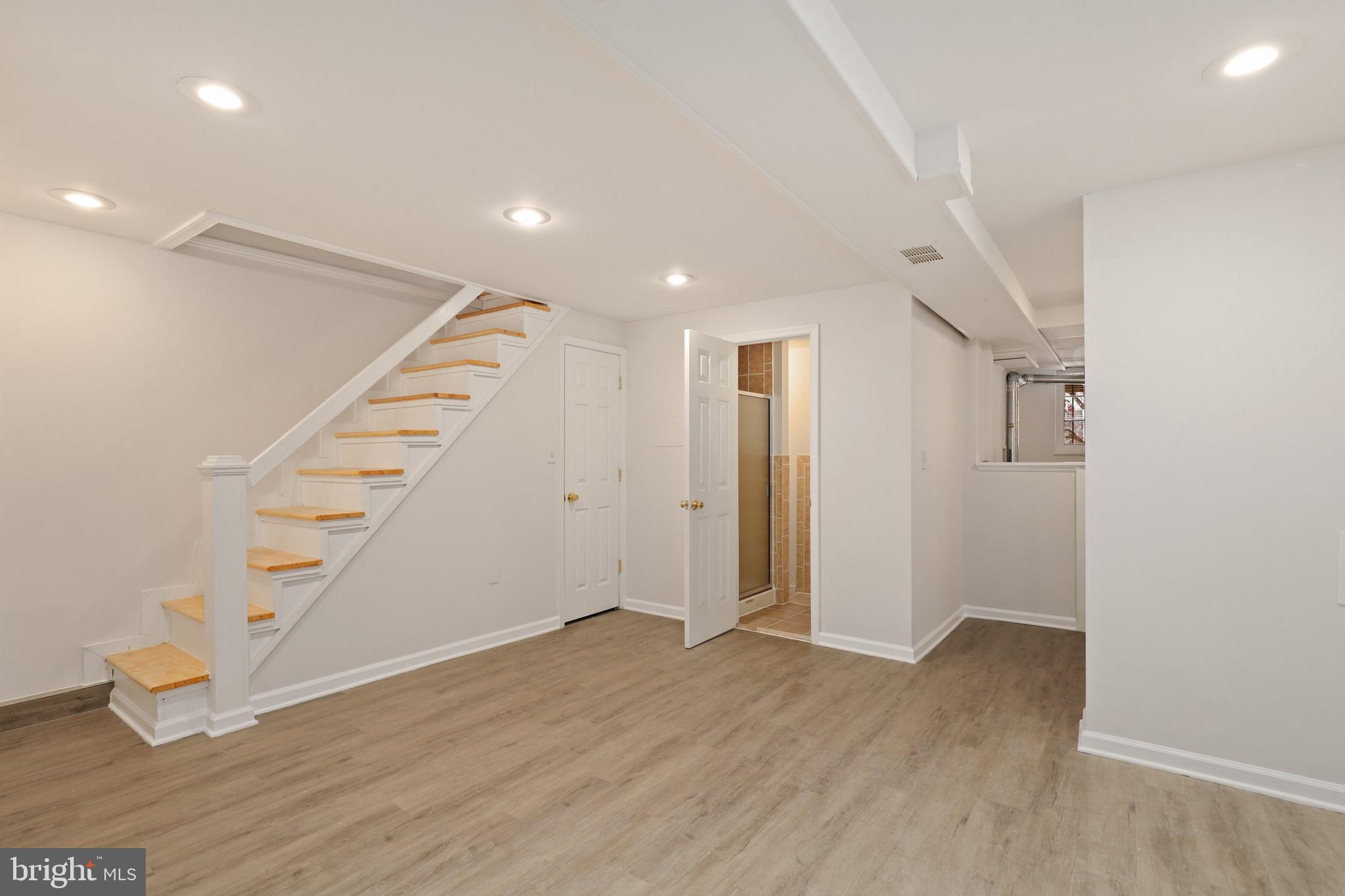 3608 Elkader Road Baltimore, MD 21218 - Photo 24 of 36