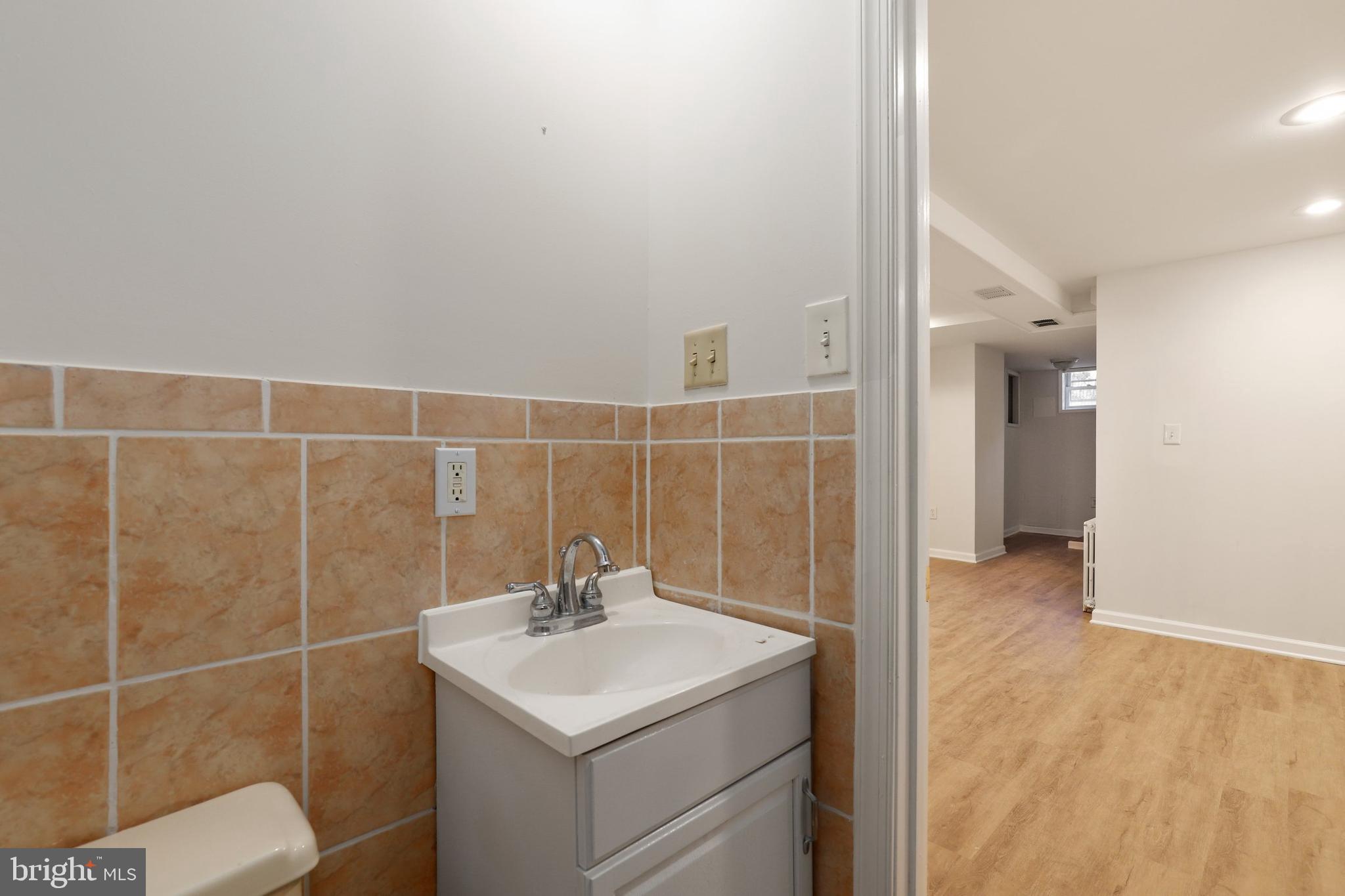 3608 Elkader Road Baltimore, MD 21218 - Photo 30 of 36