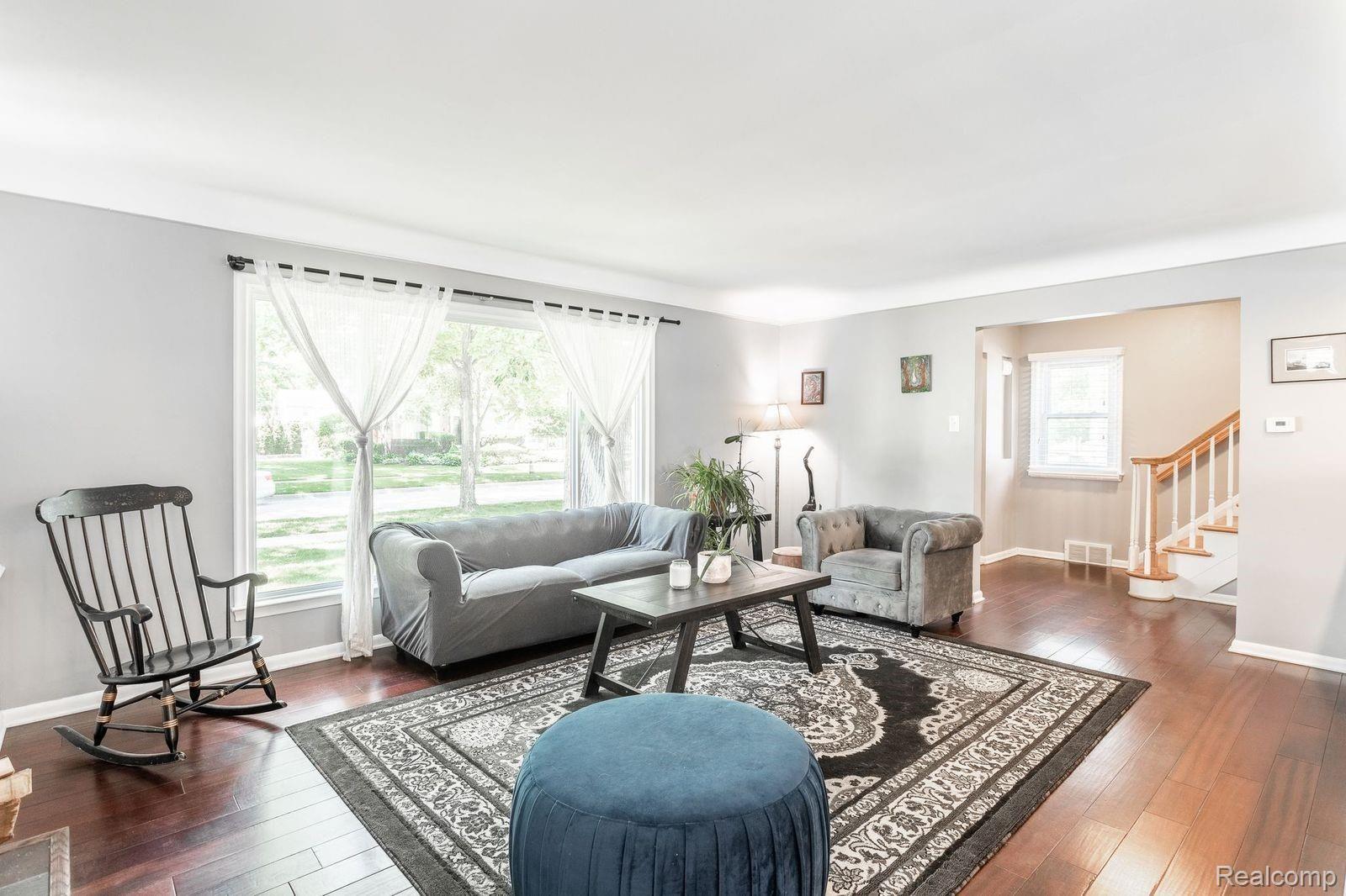 1866 Littlestone Road Grosse Pointe, MI 48236 - Photo 9 of 33 xZtNzbfA.jpeg