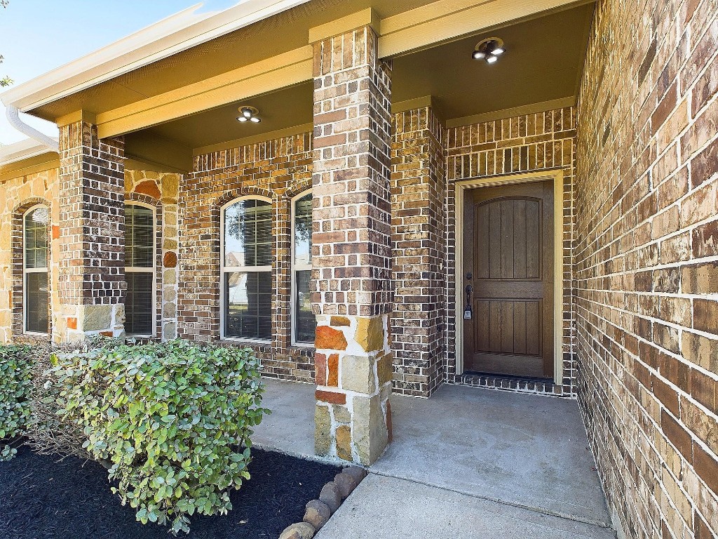 123 Renaissance Court Magnolia, TX 77354 - Photo 3 of 48