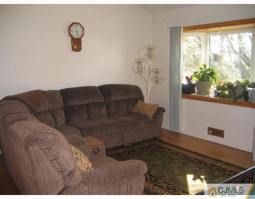 13 Atlantic Road Somerset, NJ 08873 - Photo 4 of 8