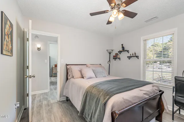 $320,000 | 501 Somerset Drive, Zebulon, NC 27597