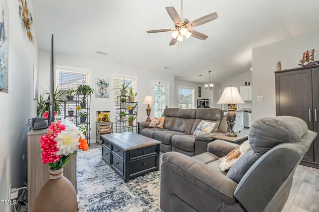 $320,000 | 501 Somerset Drive, Zebulon, NC 27597