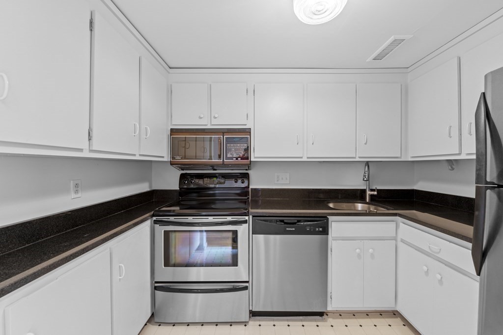 19 Skinners Path, Unit 19 Marblehead, MA 01945 - Photo 9 of 17 Gallery Image 9