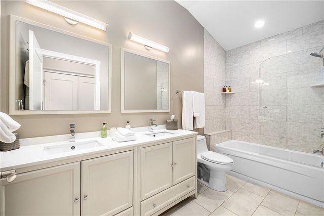 $4,836,000 | 2 Bumblebee Drive, Unit G16, Richmond, RI 02898