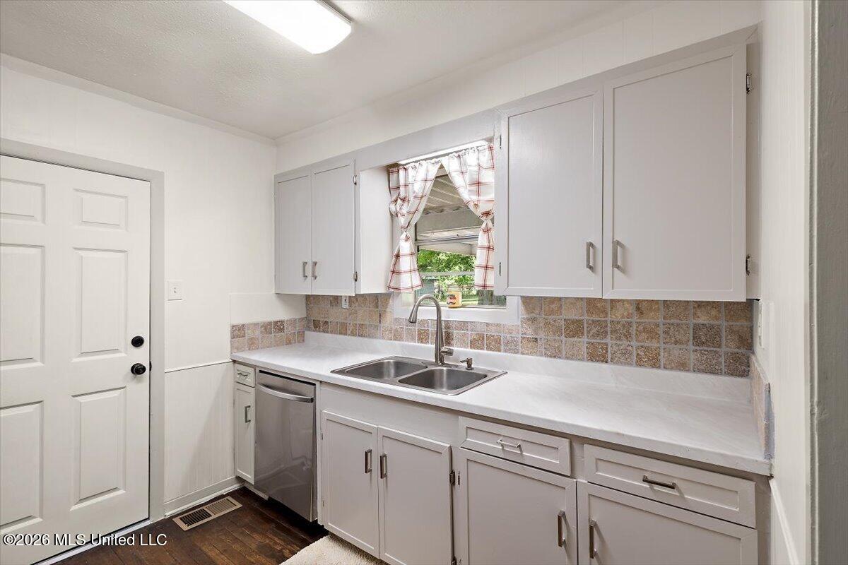 1039 Hall Lane Raymond, MS 39154 - Photo 10 of 28 09-HTP_9447