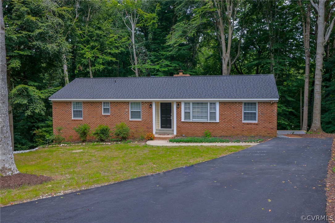 10202 Greglynn Road North Chesterfield, VA 23236 - Photo 3 of 42 Gallery Image 3