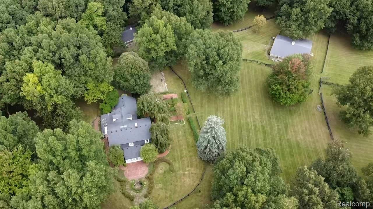 4322 Hough Road Dryden, MI 48428 - Photo 8 of 46 4322 Hough aerial house.jpg