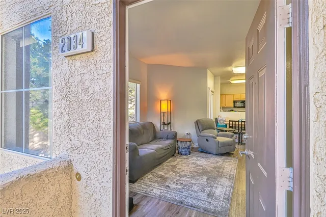 $1,550 | 5250 South Rainbow Boulevard, Unit 2034, Las Vegas, NV 89118