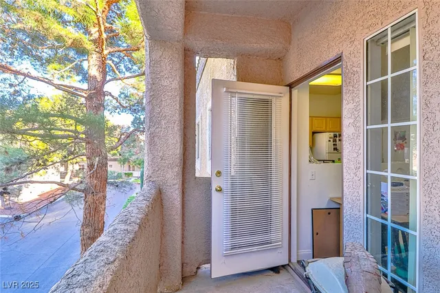 $1,550 | 5250 South Rainbow Boulevard, Unit 2034, Las Vegas, NV 89118