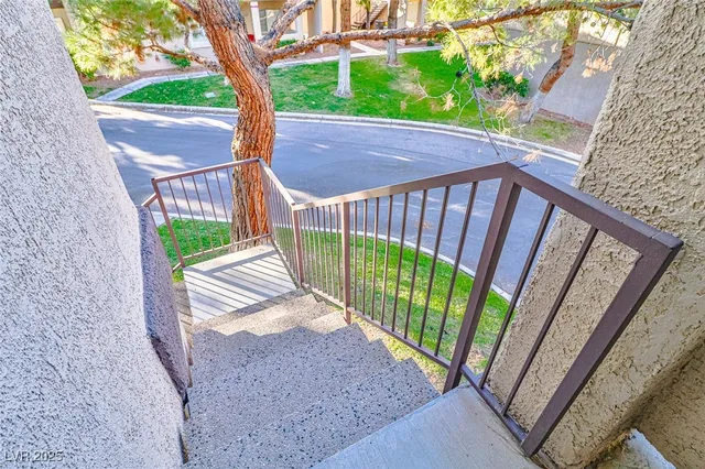 $1,550 | 5250 South Rainbow Boulevard, Unit 2034, Las Vegas, NV 89118