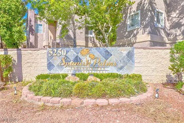 $1,550 | 5250 South Rainbow Boulevard, Unit 2034, Las Vegas, NV 89118