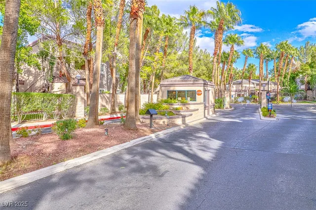 $1,550 | 5250 South Rainbow Boulevard, Unit 2034, Las Vegas, NV 89118