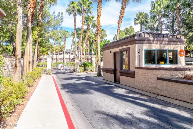 $1,550 | 5250 South Rainbow Boulevard, Unit 2034, Las Vegas, NV 89118