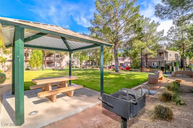 $1,550 | 5250 South Rainbow Boulevard, Unit 2034, Las Vegas, NV 89118