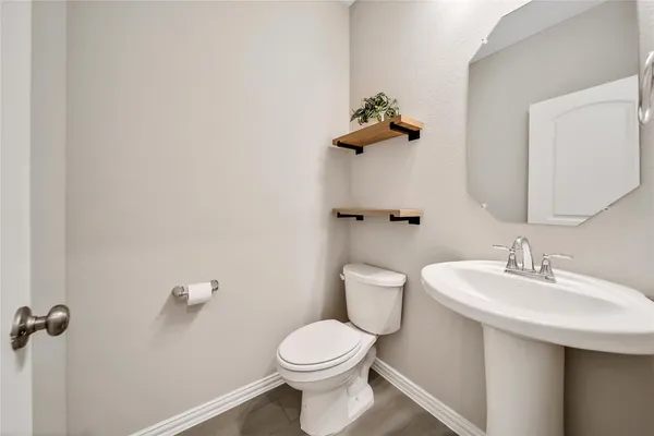 $2,200 | 11910 Amber Oak Way, Tomball, TX 77375