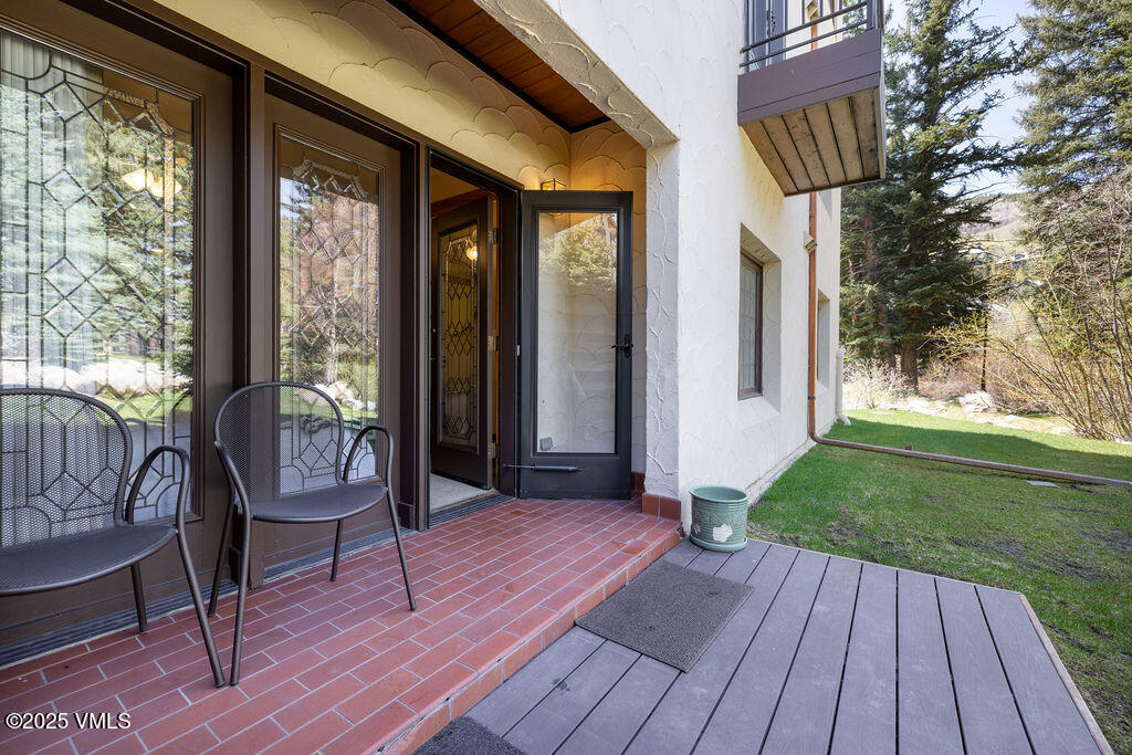 120 Offerson Road, Unit 3002 Beaver Creek, CO 81620 - Photo 14 of 26 2504_charter_3002_exterior_patio_d