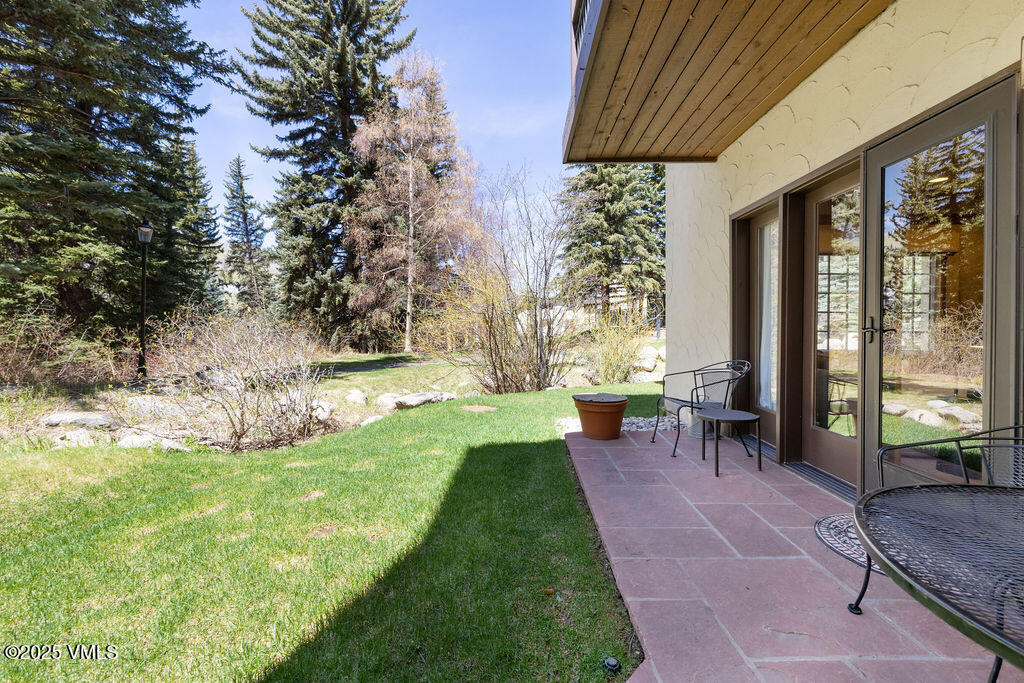 120 Offerson Road, Unit 3002 Beaver Creek, CO 81620 - Photo 15 of 26 2504_charter_3002_exterior_patio_a