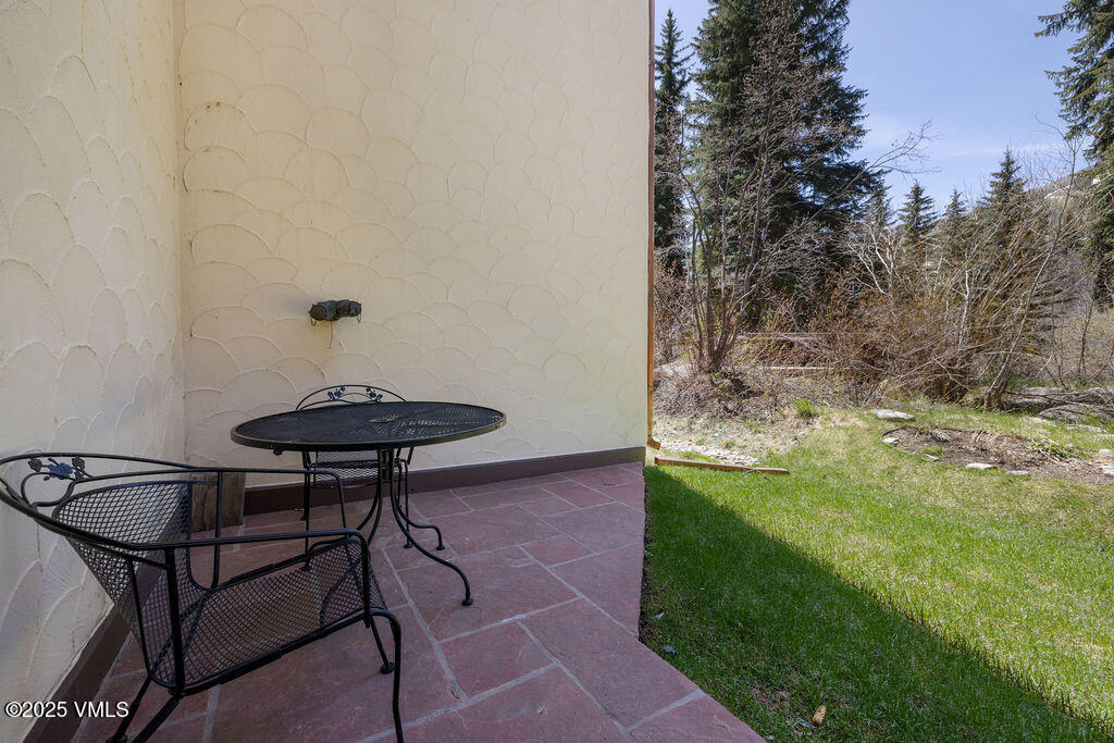 120 Offerson Road, Unit 3002 Beaver Creek, CO 81620 - Photo 16 of 26 2504_charter_3002_exterior_patio_c
