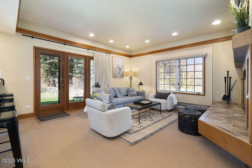 120 Offerson Road, Unit 3002 Beaver Creek, CO 81620 - Photo 2 of 26 2504_charter_3002_interior_living_b