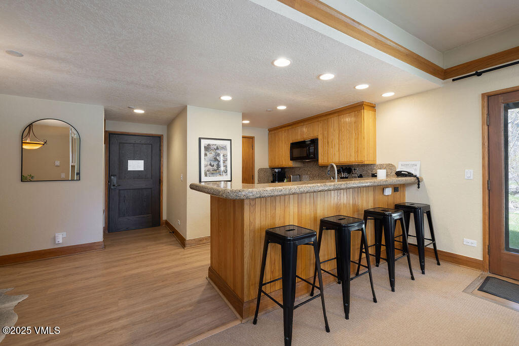 120 Offerson Road, Unit 3002 Beaver Creek, CO 81620 - Photo 5 of 26 2504_charter_3002_interior_kitchen_b