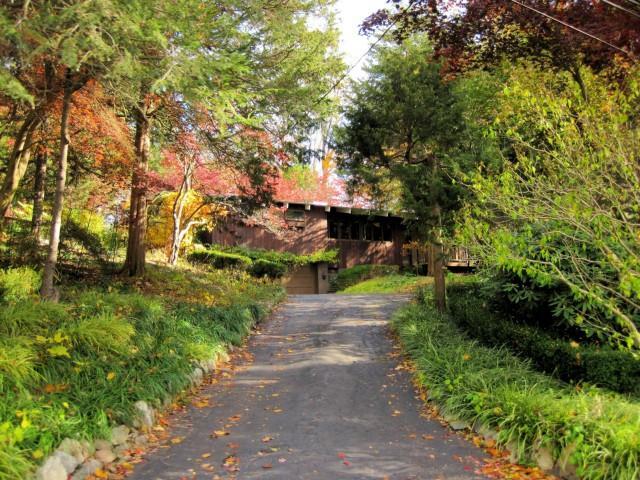 140 Barncroft Road Stamford, CT 06902 - Photo 1 of 1 a pathway of a yard