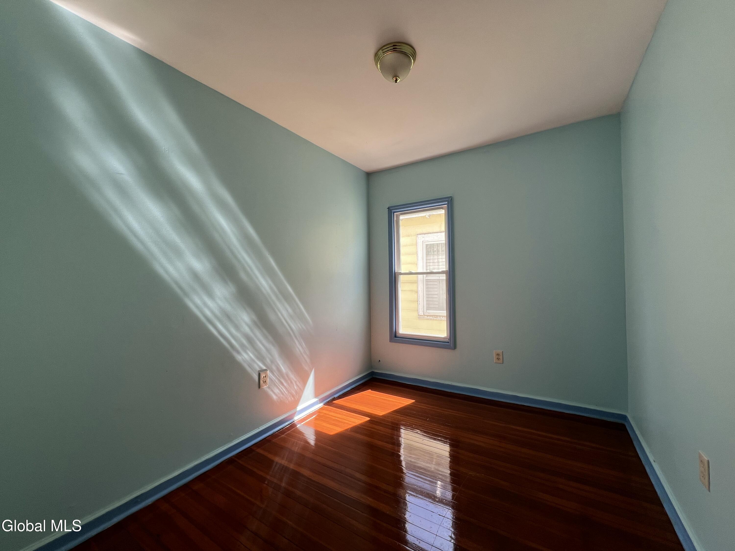 423 Division Street Schenectady, NY 12304 - Photo 7 of 16 IMG_6483