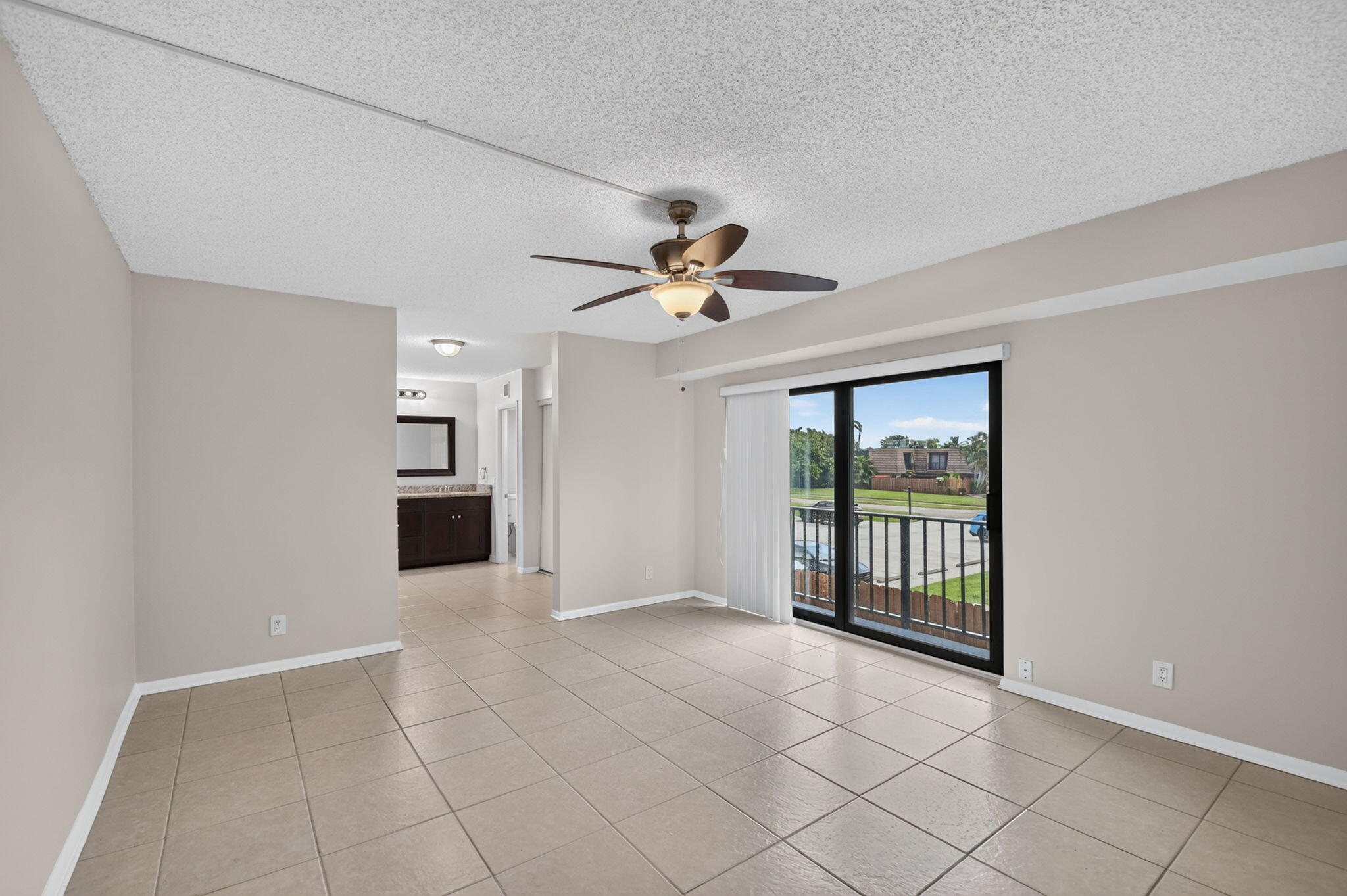744 Springdale Circle Palm Springs, FL 33461 - Photo 30 of 40 27-web-or-mls-DSC_4096