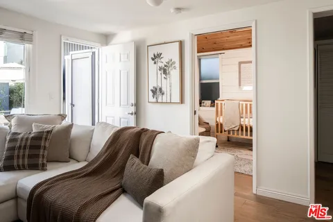 $1,990,000 | 754 California Avenue, Venice, CA 90291