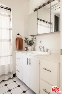 $1,990,000 | 754 California Avenue, Venice, CA 90291