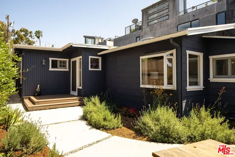 $1,990,000 | 754 California Avenue, Venice, CA 90291