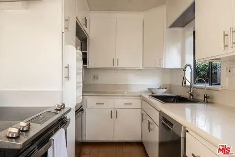 $1,990,000 | 754 California Avenue, Venice, CA 90291