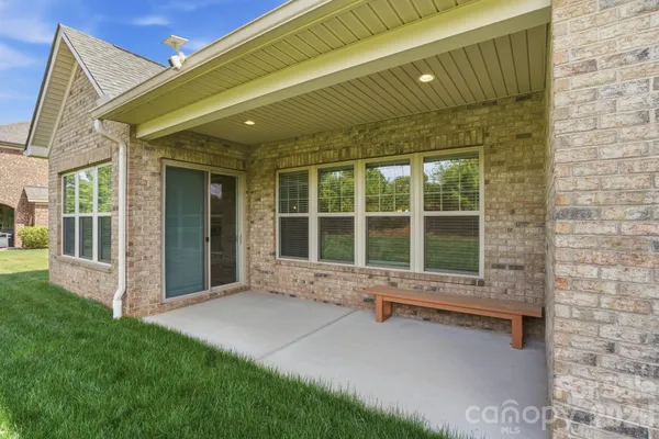 $935,000 | 301 Hollyhock Drive, Matthews, NC 28104