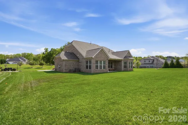 $935,000 | 301 Hollyhock Drive, Matthews, NC 28104