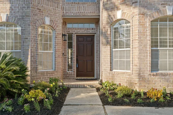 $374,900 | 810 Flanners Court, Spring, TX 77373