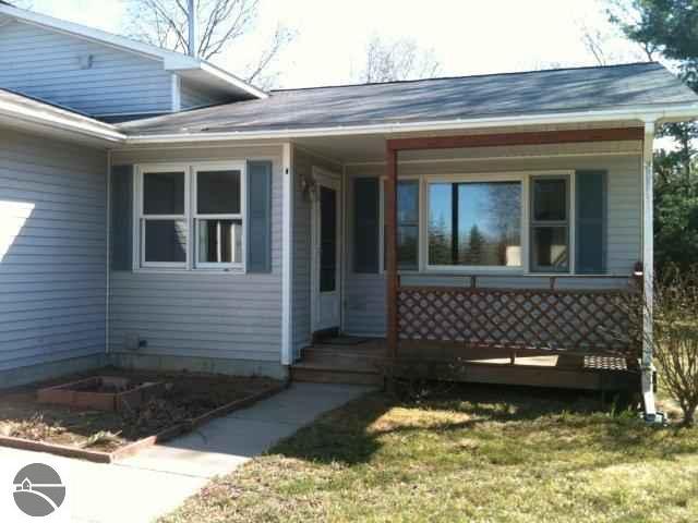 10413 Thiel Road Traverse City, MI 49685 - Photo 3 of 12 1734629-2.JPG