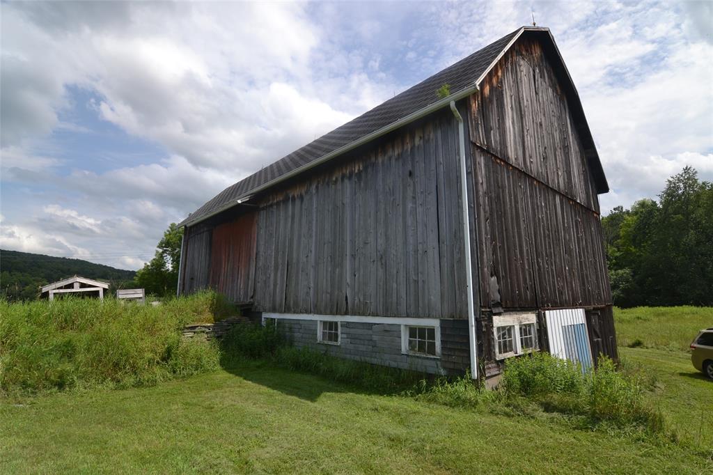 564 Castleman Road Vestal, NY 13850 - Photo 27 of 37 Gallery Image 27