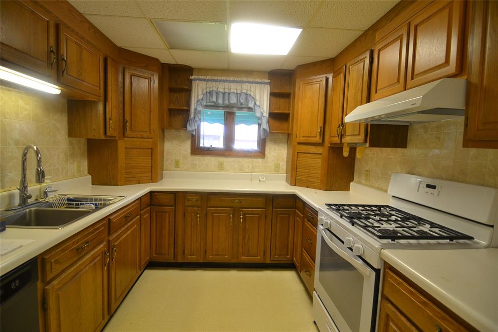 564 Castleman Road Vestal, NY 13850 - Photo 8 of 37 Gallery Image 8