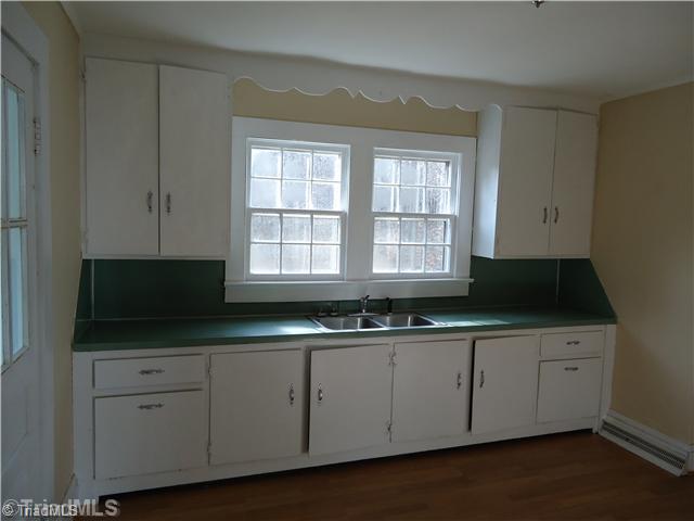 2267 North Old 52 Road Pinnacle, NC 27043 - Photo 5 of 9 Kitchen.