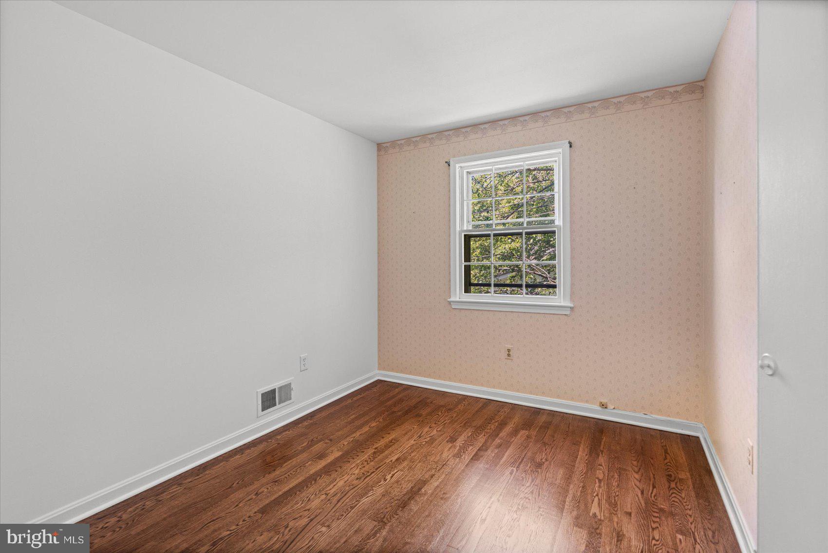 2300 Musgrove Road Silver Spring, MD 20904 - Photo 11 of 41 upper bedroom 3