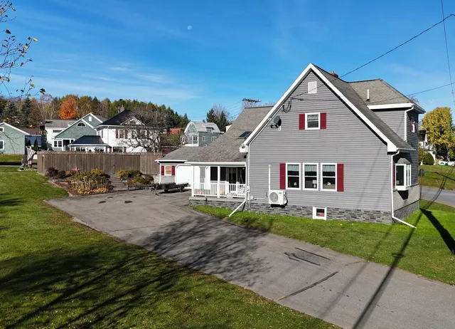 $279,000 | 8 Benjamin Street, Mars Hill, ME 04758