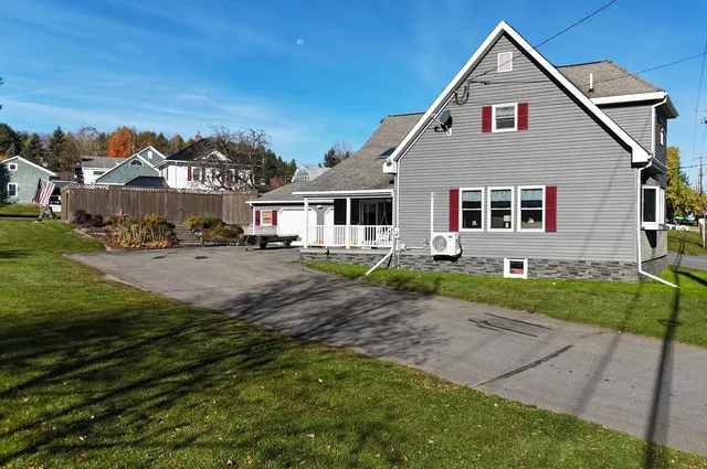 $279,000 | 8 Benjamin Street, Mars Hill, ME 04758