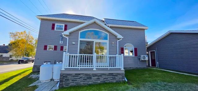 $279,000 | 8 Benjamin Street, Mars Hill, ME 04758