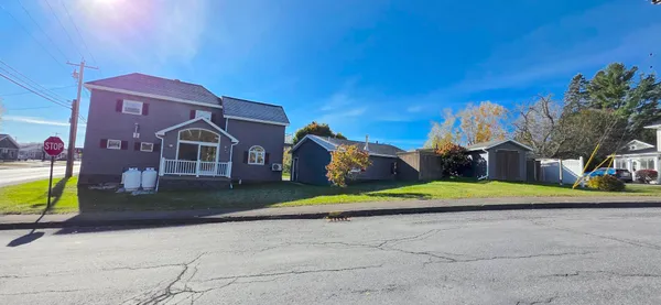 $279,000 | 8 Benjamin Street, Mars Hill, ME 04758