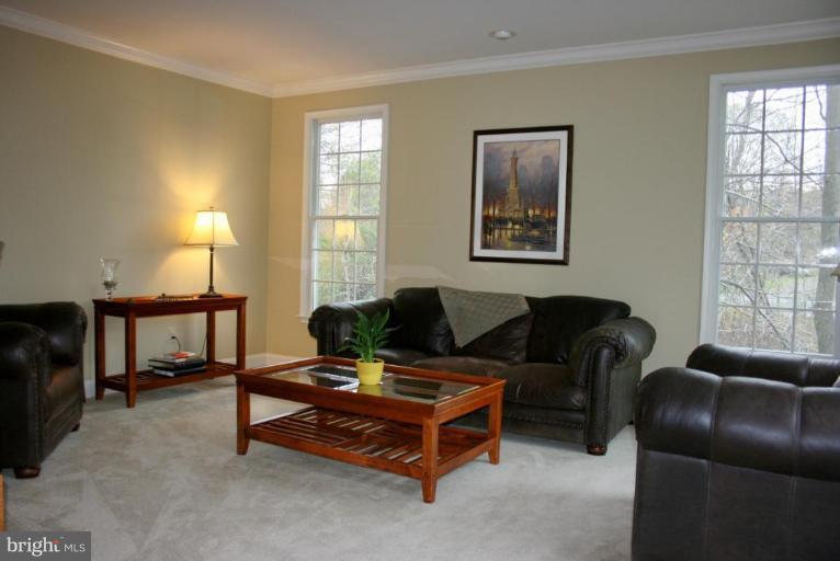1600 Homewood Landing Road Annapolis, MD 21409 - Photo 6 of 27 Living Room