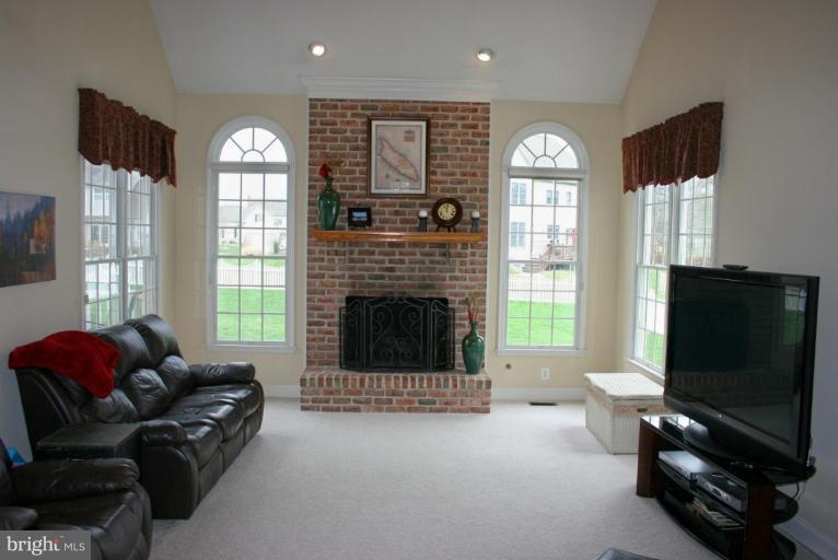 1600 Homewood Landing Road Annapolis, MD 21409 - Photo 7 of 27 Family Room