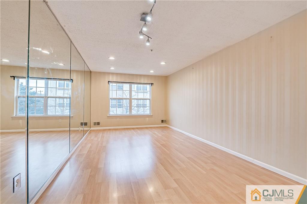 4 Prestwick Way, Unit 4 Edison, NJ 08820 - Photo 11 of 27 Gallery Image 11